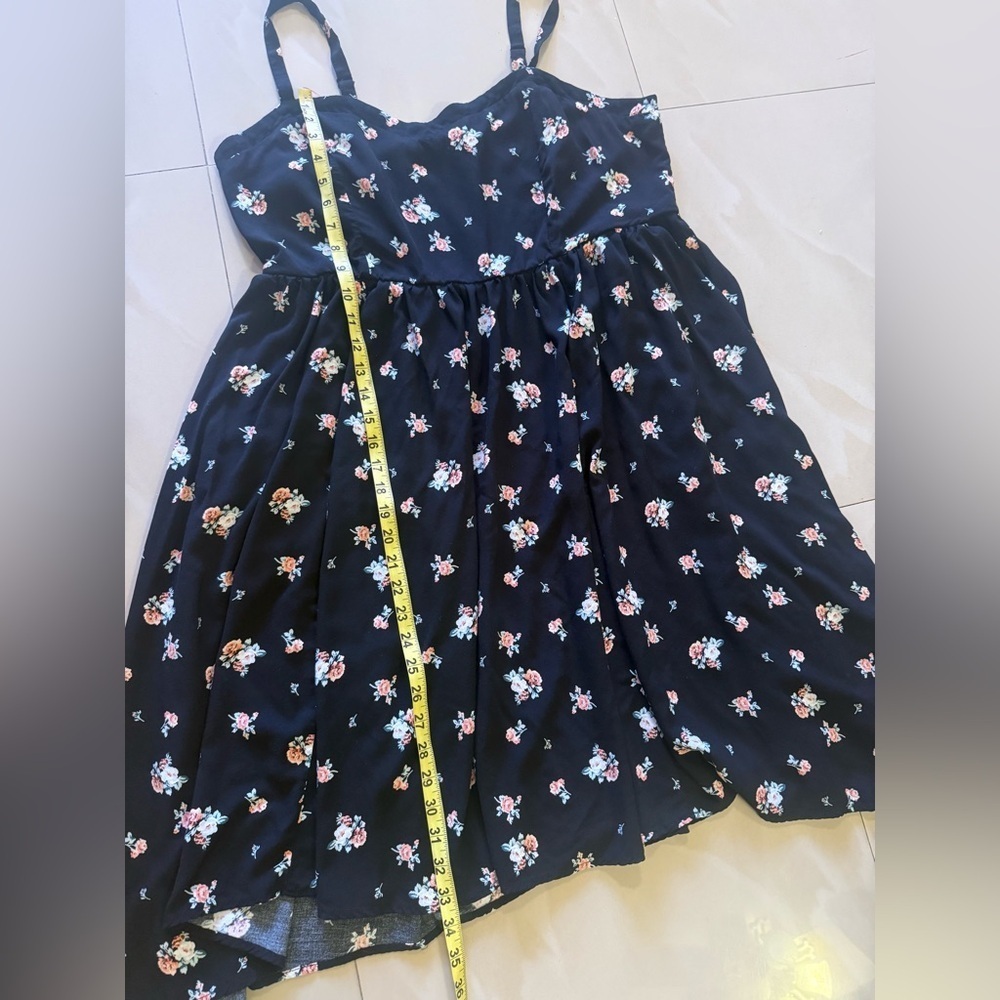 Torrid Blue Starry plus size 2 women black flowers sleeveless - Picture 9 of 12